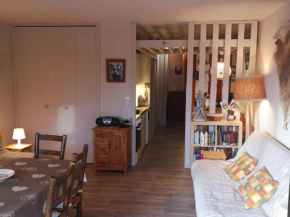 Studio spacieux 4 pers, pied des pistes, balcon, parking - FR-1-689-49